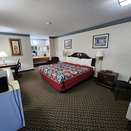 Americas Inn Bardstown Εξωτερικό φωτογραφία