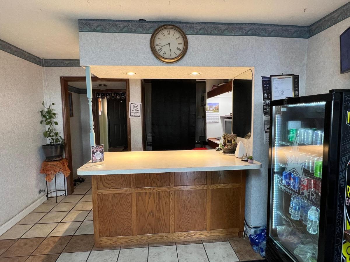 Americas Inn Bardstown Εξωτερικό φωτογραφία