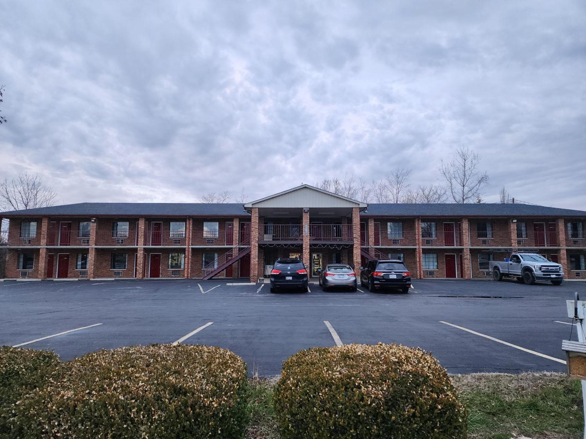 Americas Inn Bardstown Εξωτερικό φωτογραφία