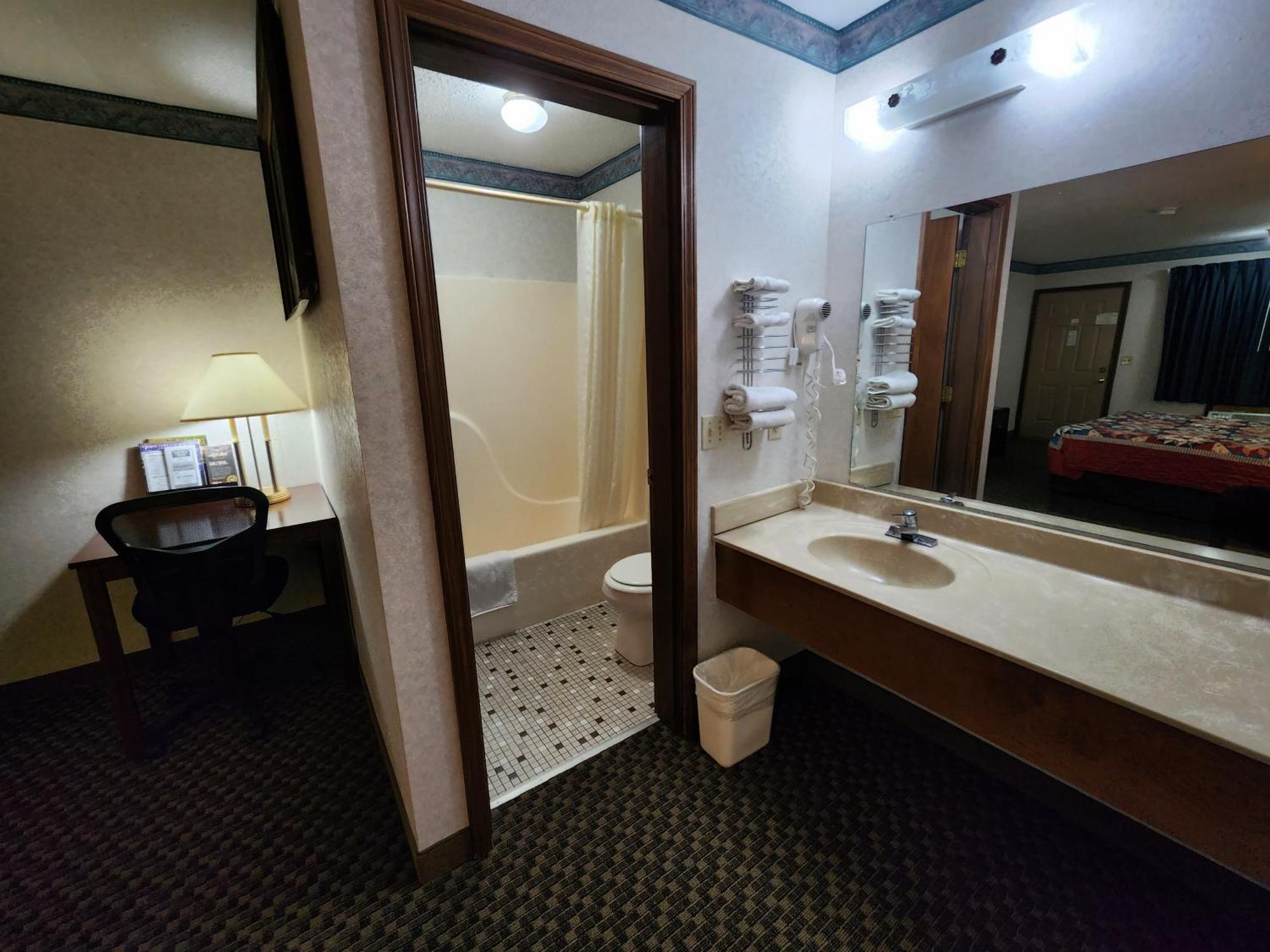 Americas Inn Bardstown Εξωτερικό φωτογραφία