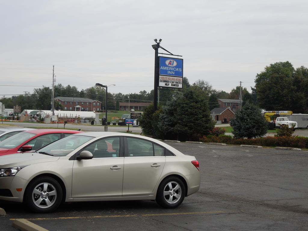 Americas Inn Bardstown Εξωτερικό φωτογραφία