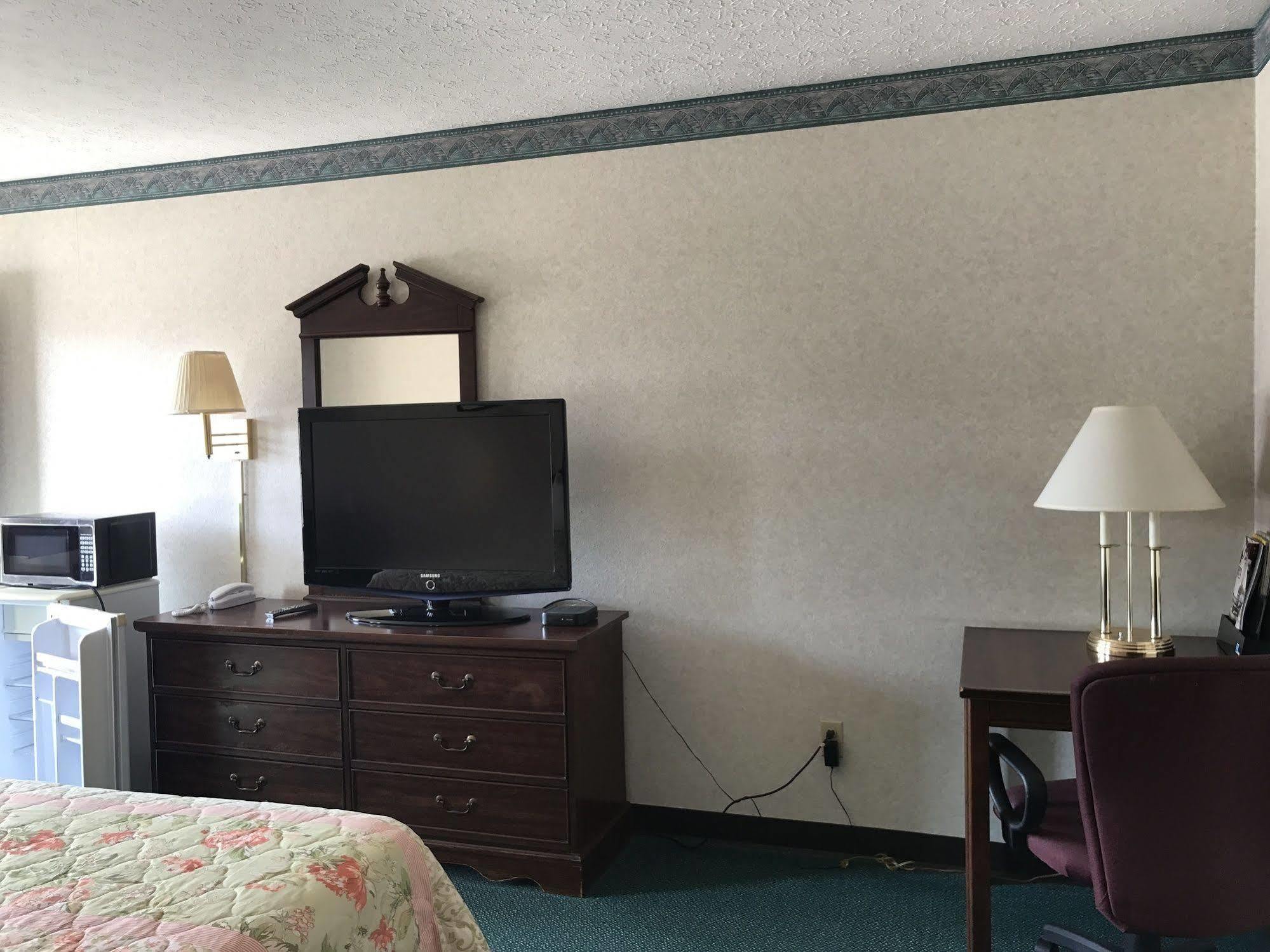 Americas Inn Bardstown Εξωτερικό φωτογραφία