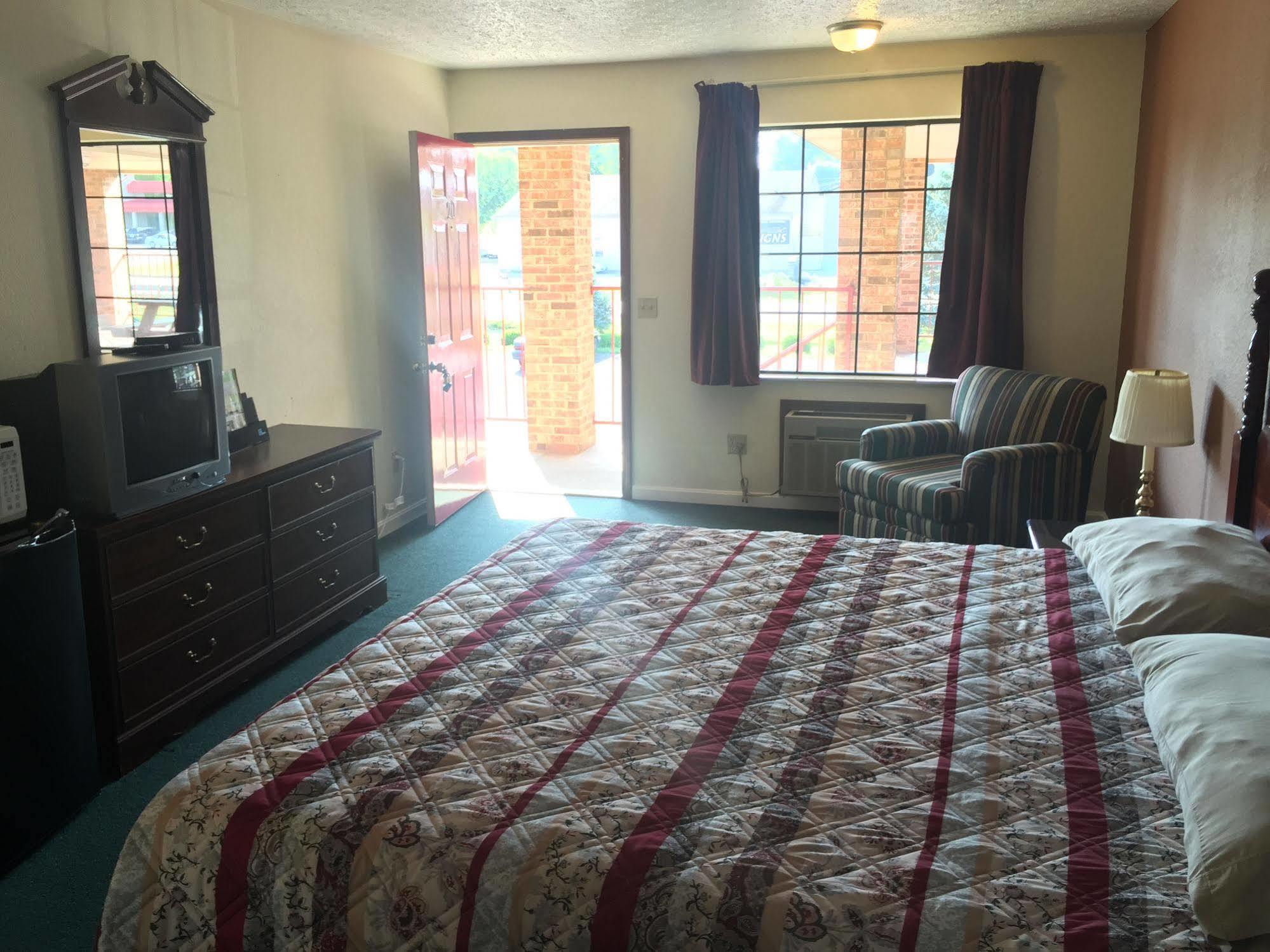 Americas Inn Bardstown Εξωτερικό φωτογραφία